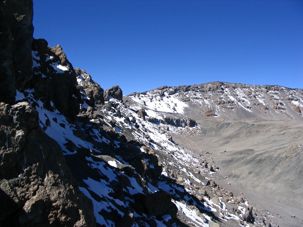 Last view to Uhuru peak i krater Kilimanjara. Video sam ga; "šta vid'o, 'odo po njemu".